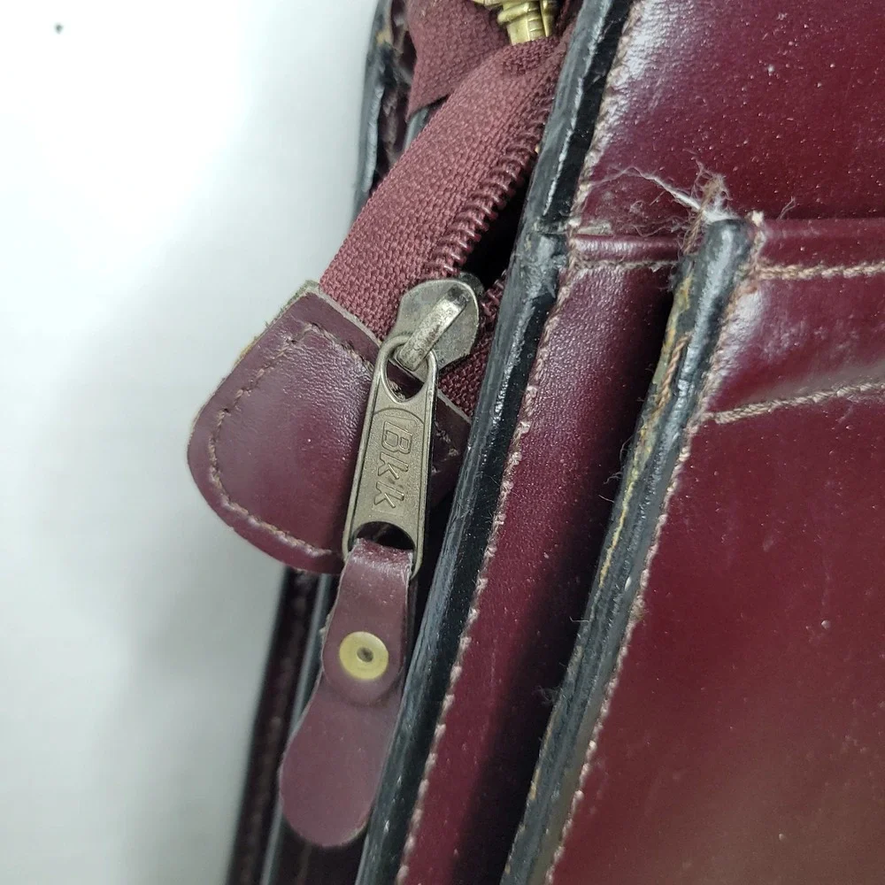 Vintage Mallard Classic Burgundy Leather Portfolio Attache Bag Top Handle Strap